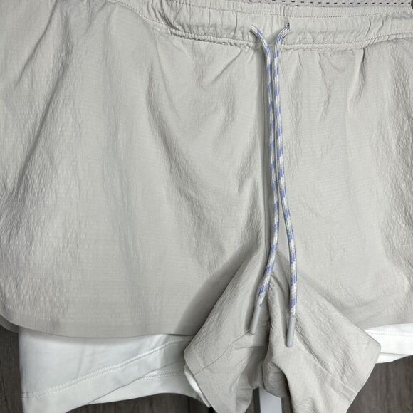 Athleta Shorts Size 12 Crest 2 in 1 Athletic Grey and White Pockets - Picture 3 of 7